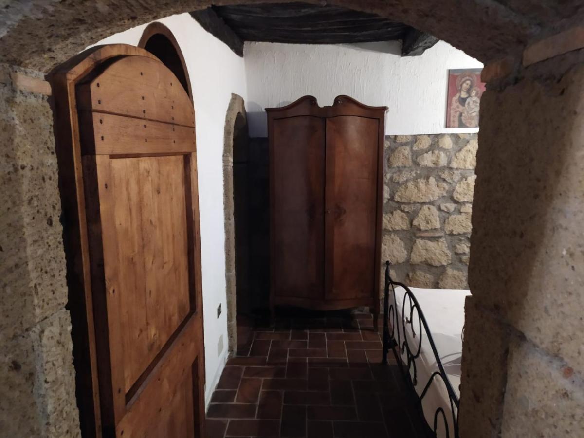 La Chascona Di Farnese Casa Di Tufo Nel Borgo Apartment ภายนอก รูปภาพ